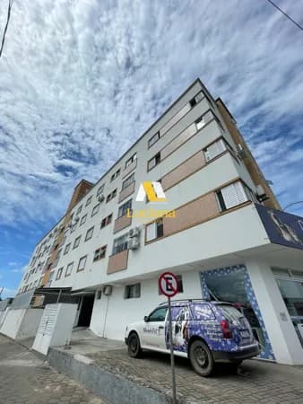 Apartamento semi mobiliado com suíte