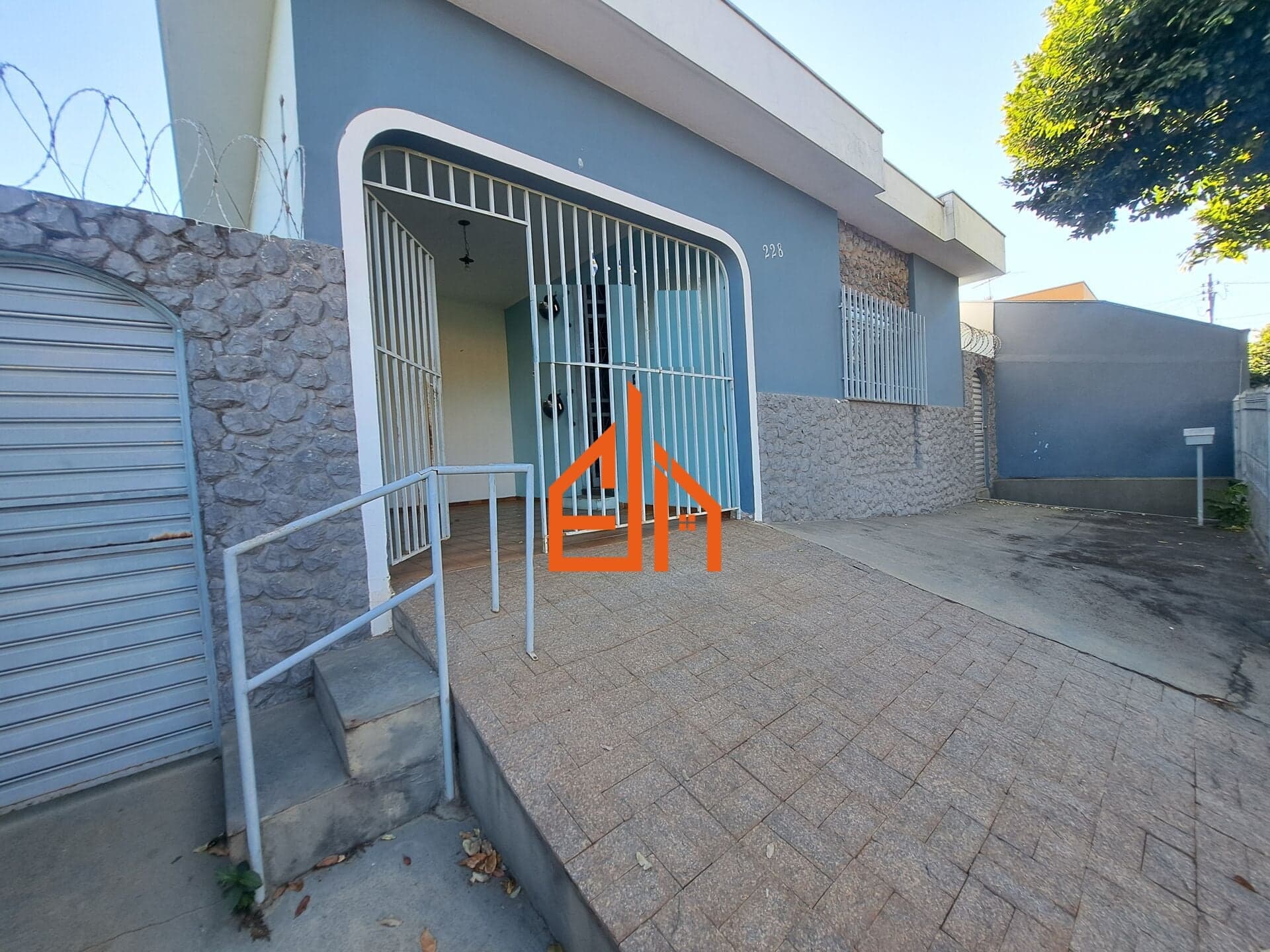 Casa em Passos - Jardim Vila Rica