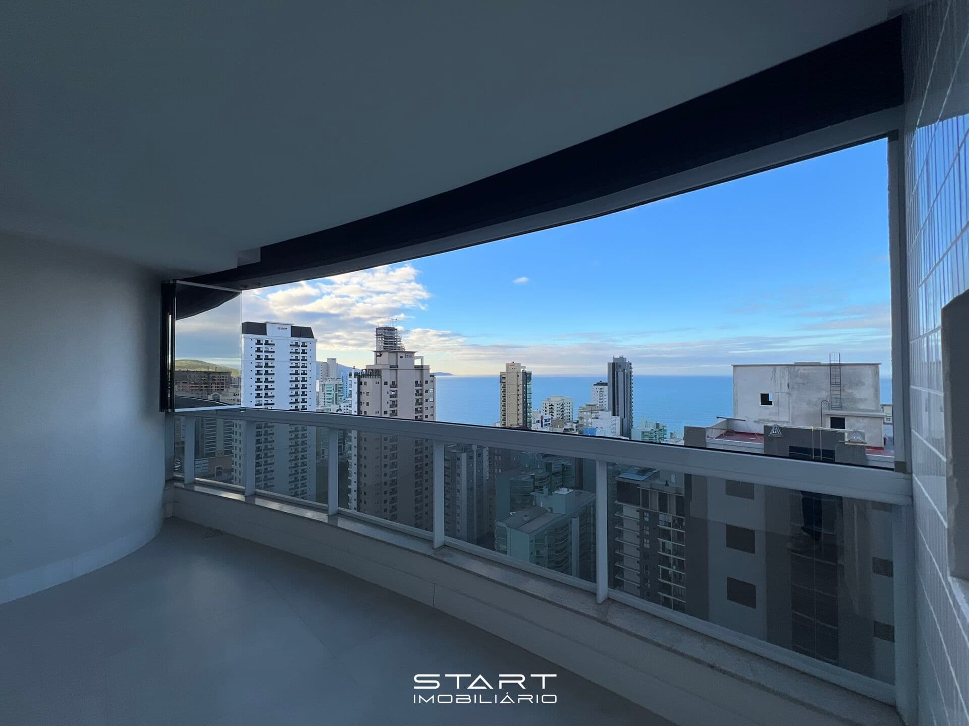 Apartamento Alto Padrão em Meia Praia, Itapema/SC