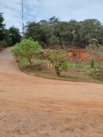 Terreno de esquina em Condomínio - Estância Santa Maria do Laranjal - Atibaia, SP
