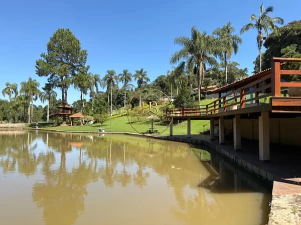 Chácara espetacular com acesso à represa - Lazer completo em meio a natureza.🏡🚤