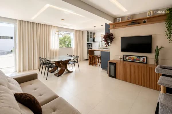 Casa Geminada à venda na Região do Cabral!!