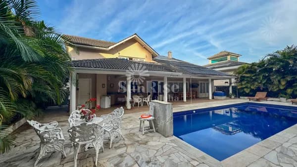 Casa à venda em Alphaville com 4 quartos e 6 vagas | 680m² AC - 1300m² AT - Alphaville Residencial 10 - Santana de Parnaíba/SP