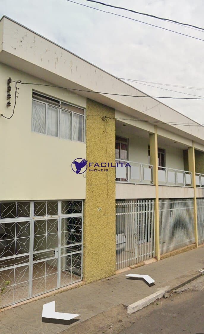 Sobrado em Passos - Centro