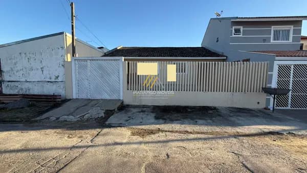 Casa à Venda no Uberaba em Curitiba/PR – Terreno Amplo de 253m².