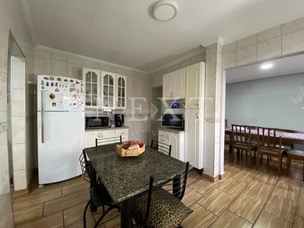 Casa à venda com 03 dormitórios, mais edícula no bairro São Luiz, Americana - SP