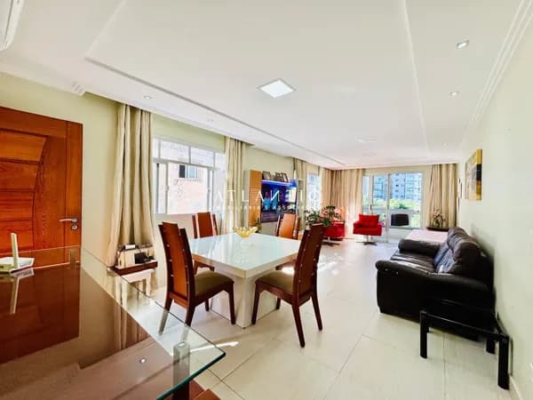 Apartamento Amplo com 3 Quartos e 3 Vagas de Garagem no Coração de Itapuã – Vila Velha/ES