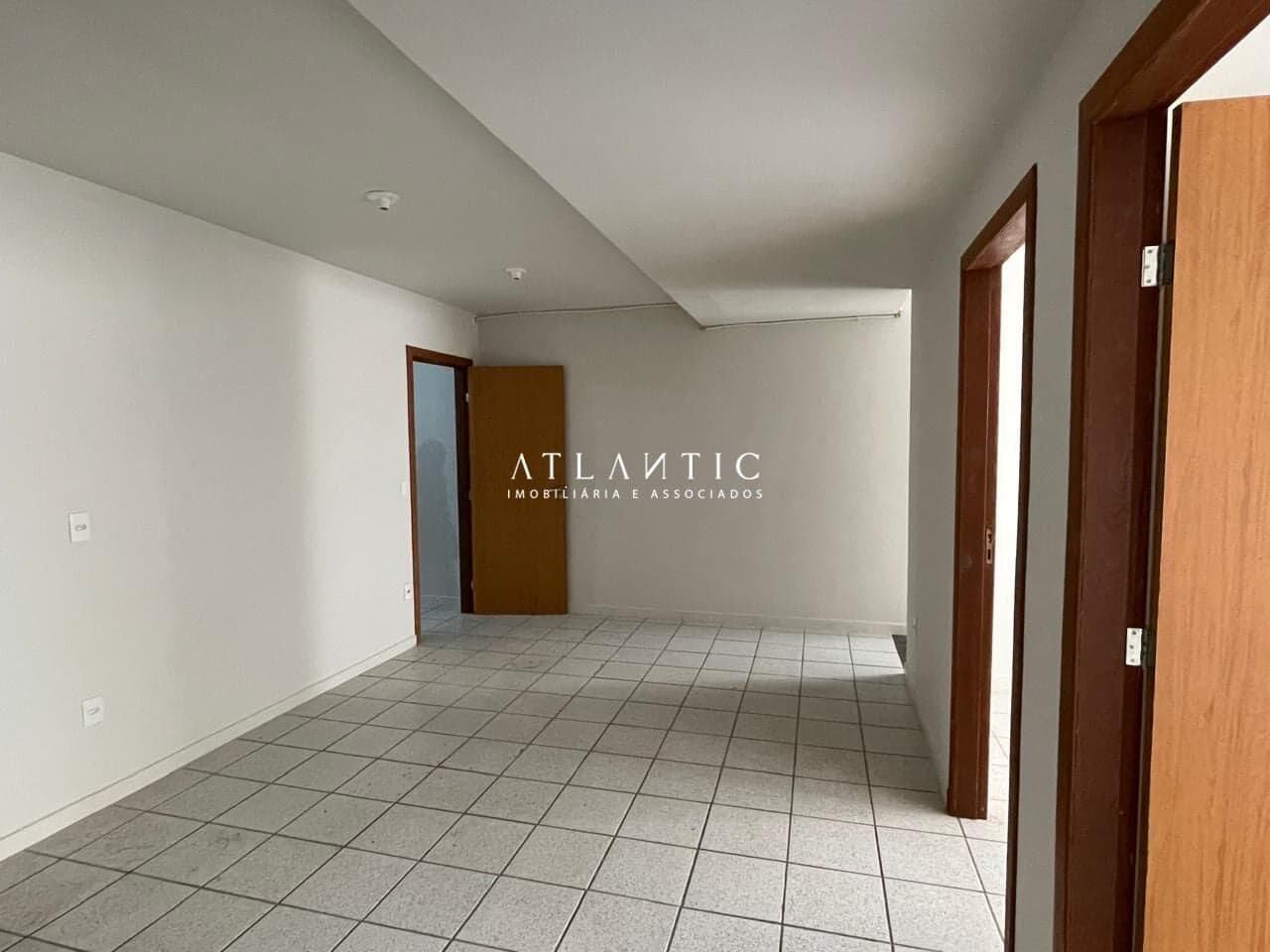 Apartamento no Edifício Rômulo Leão Castelo com 2 quartos e 60 m² - Centro - Vitória / ES