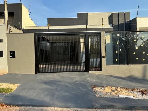 Casa à venda no bairro Jardim Oriental em Maringá/PR