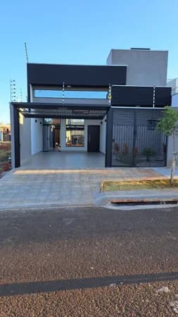 Casa à venda no bairro Bom Jardim em Maringá/PR