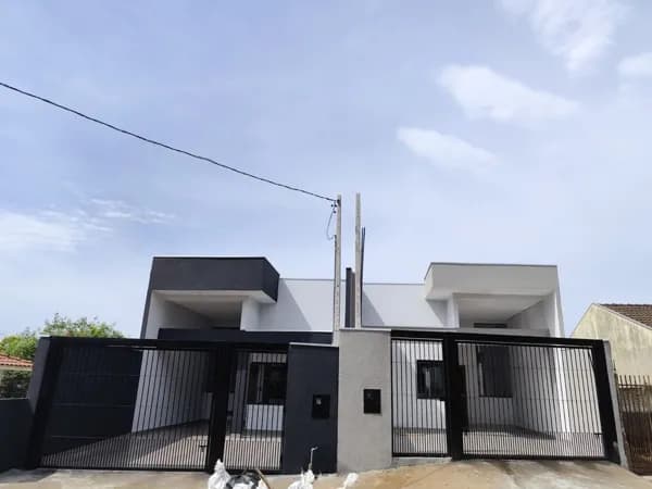 Casa à venda no bairro Jardim Universo em Maringá/PR