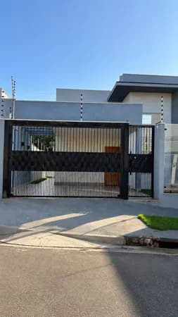 Casa à venda no bairro Jardim Tóquio em Maringá/PR