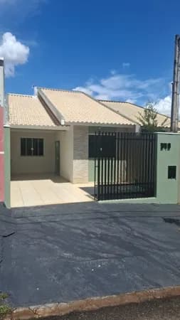Casa à venda no bairro Jardim Atami em Maringá/PR
