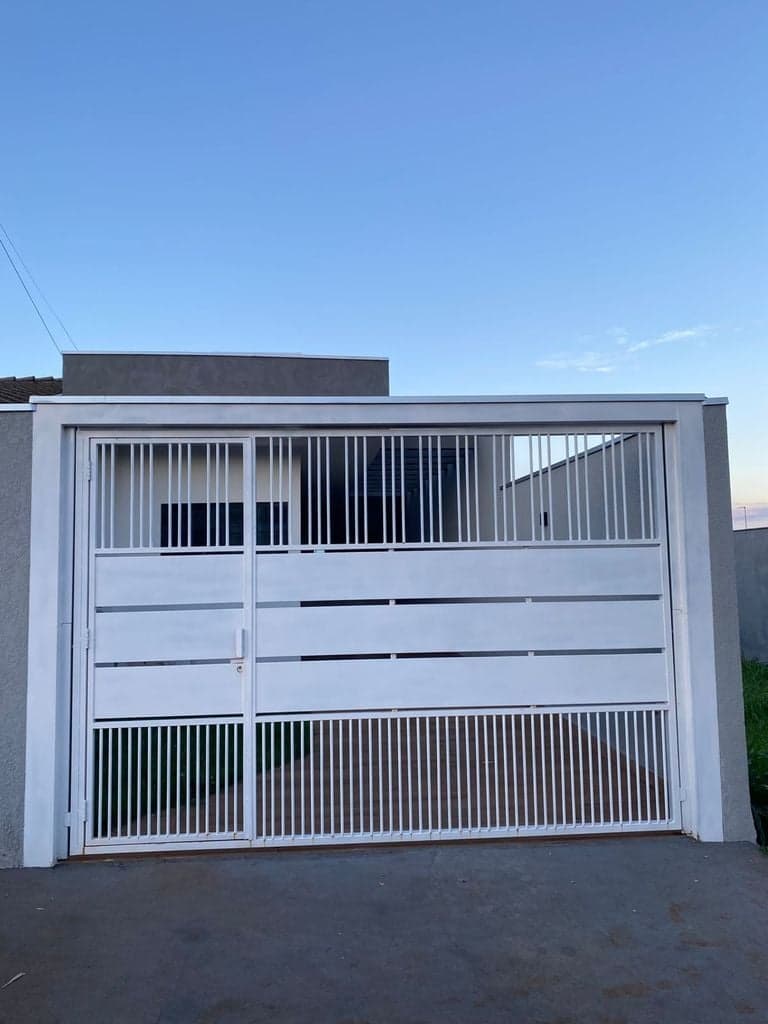 Casa à venda no bairro Jardim Rio de Janeiro em Sarandi/PR