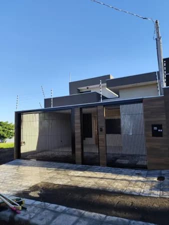 Casa à venda no bairro Bom Jardim em Maringá/PR