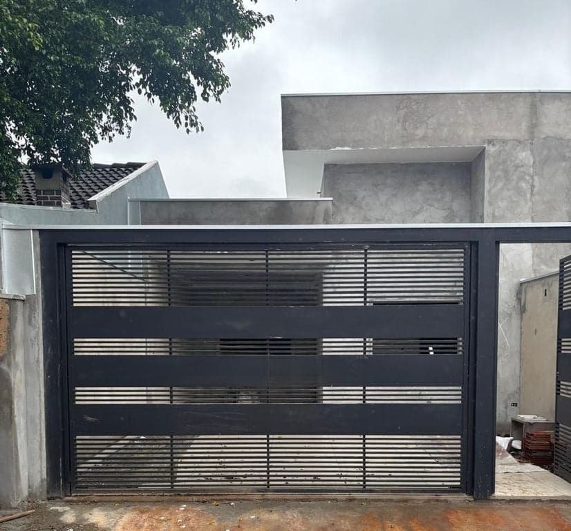 Casa à venda no bairro Jardim Verão em Sarandi/PR