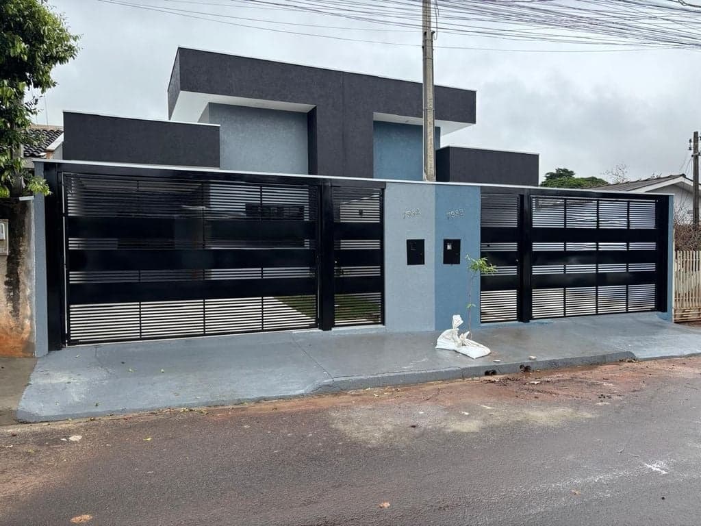 Casa à venda no bairro Jardim Verão em Sarandi/PR