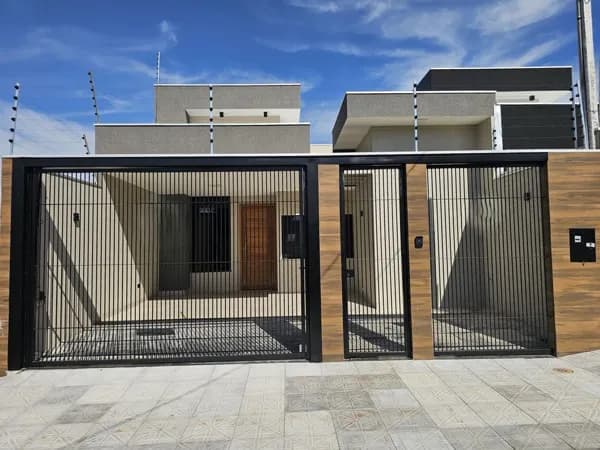 Casa à venda no bairro Bom Jardim em Maringá/PR