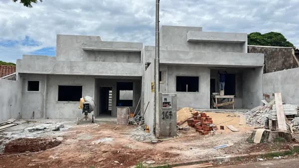 Casa à venda no bairro Jardim Bertioga em Maringá/PR