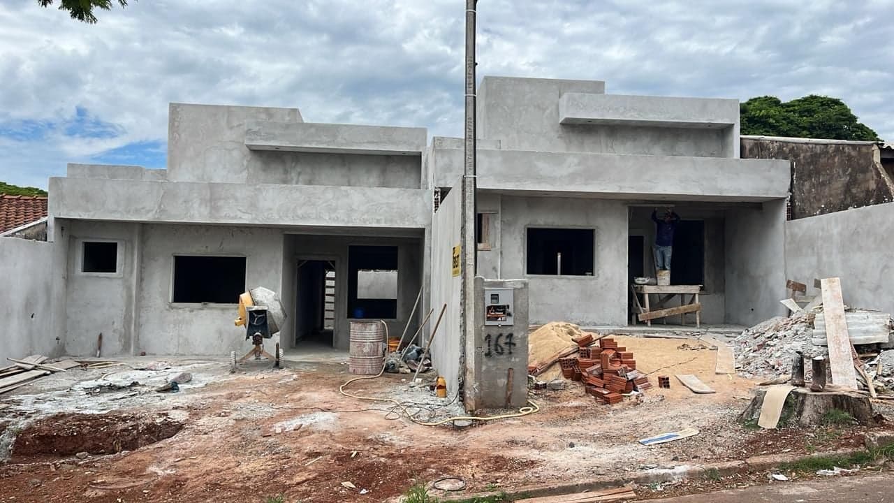 Casa à venda no bairro Jardim Bertioga em Maringá/PR