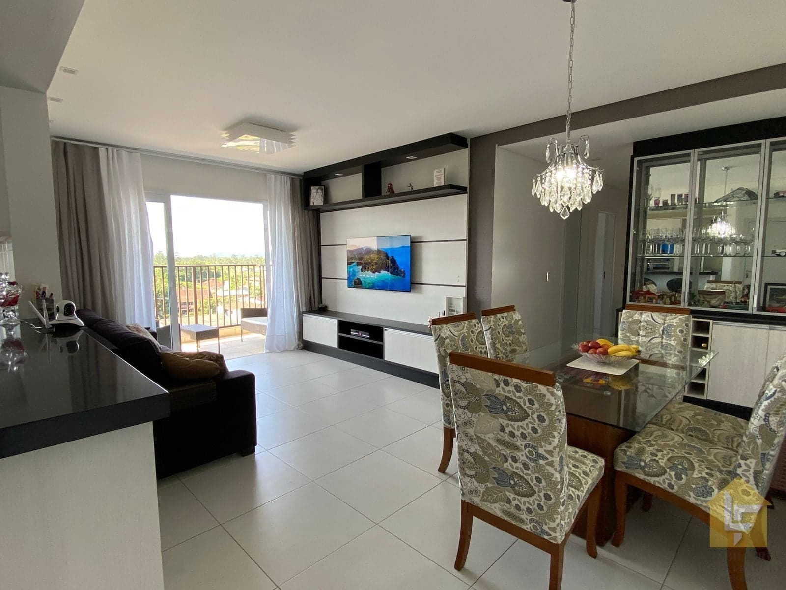 Apartamento à venda no Centro de Pirabeiraba | 3 quartos, suíte e 112m² privativos