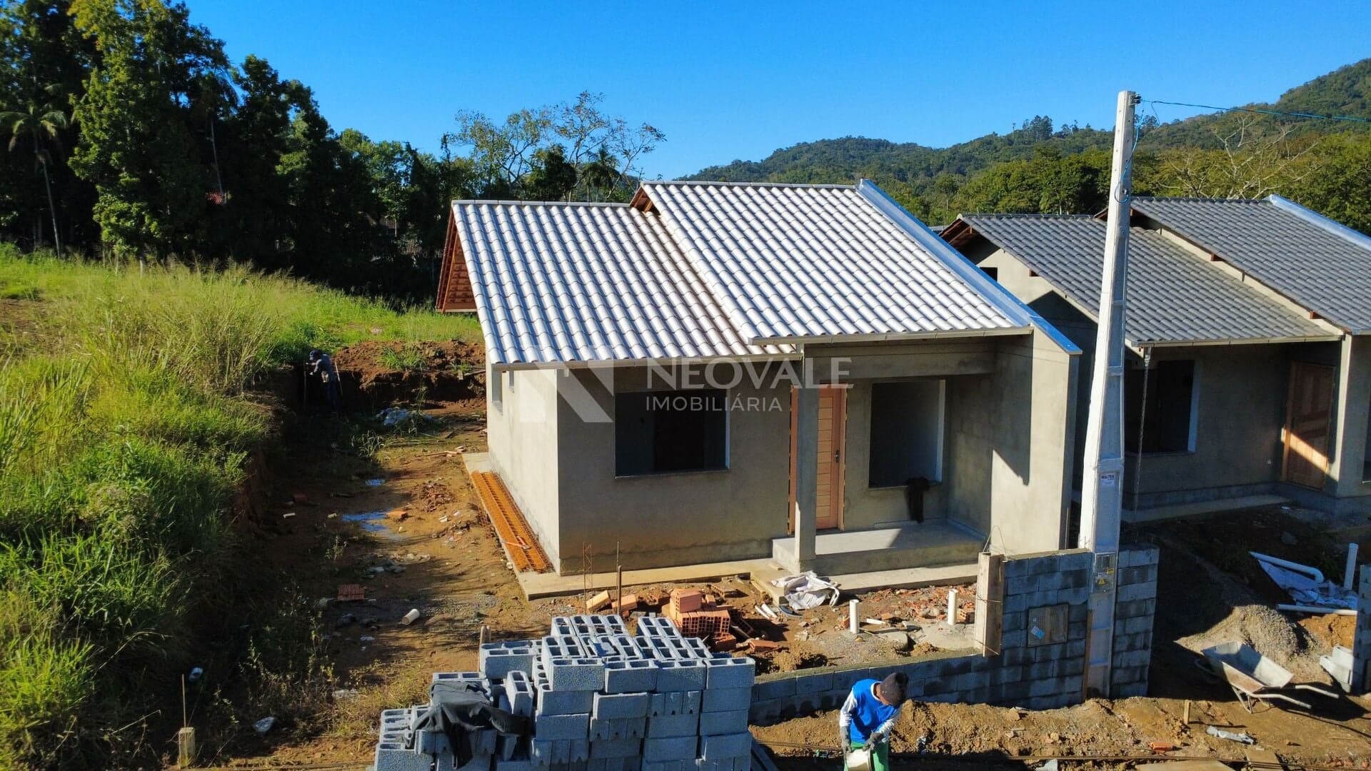 Casa com amplo espaço de terreno