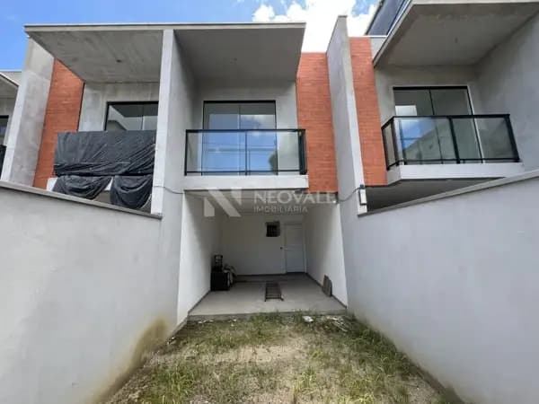 Sobrado em Blumenau - Água Verde