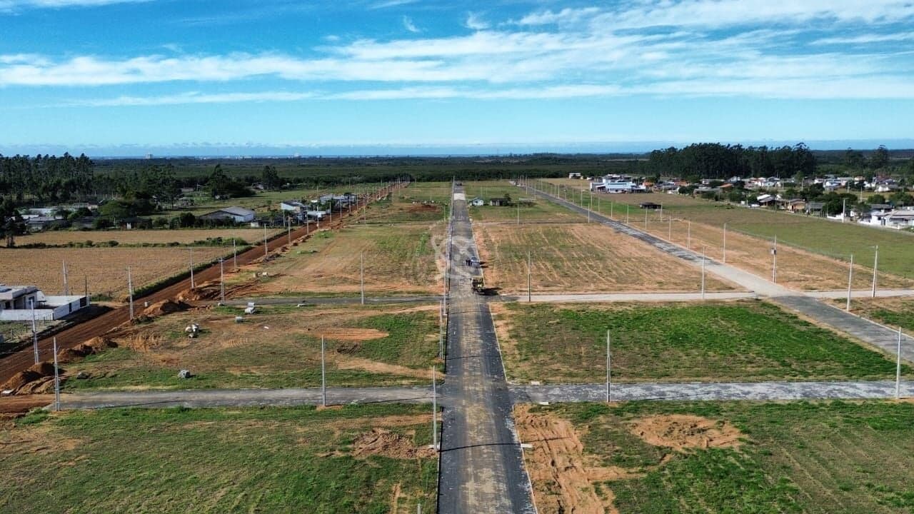 Terreno em loteamento à venda no bairro Caverazinho - Araranguá/SC