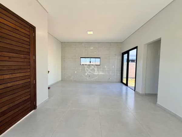 Casa Nova com 02 dormitórios (1 suíte)
