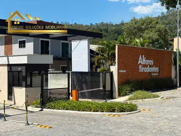 Sobrado em Niterói - Várzea das Moças