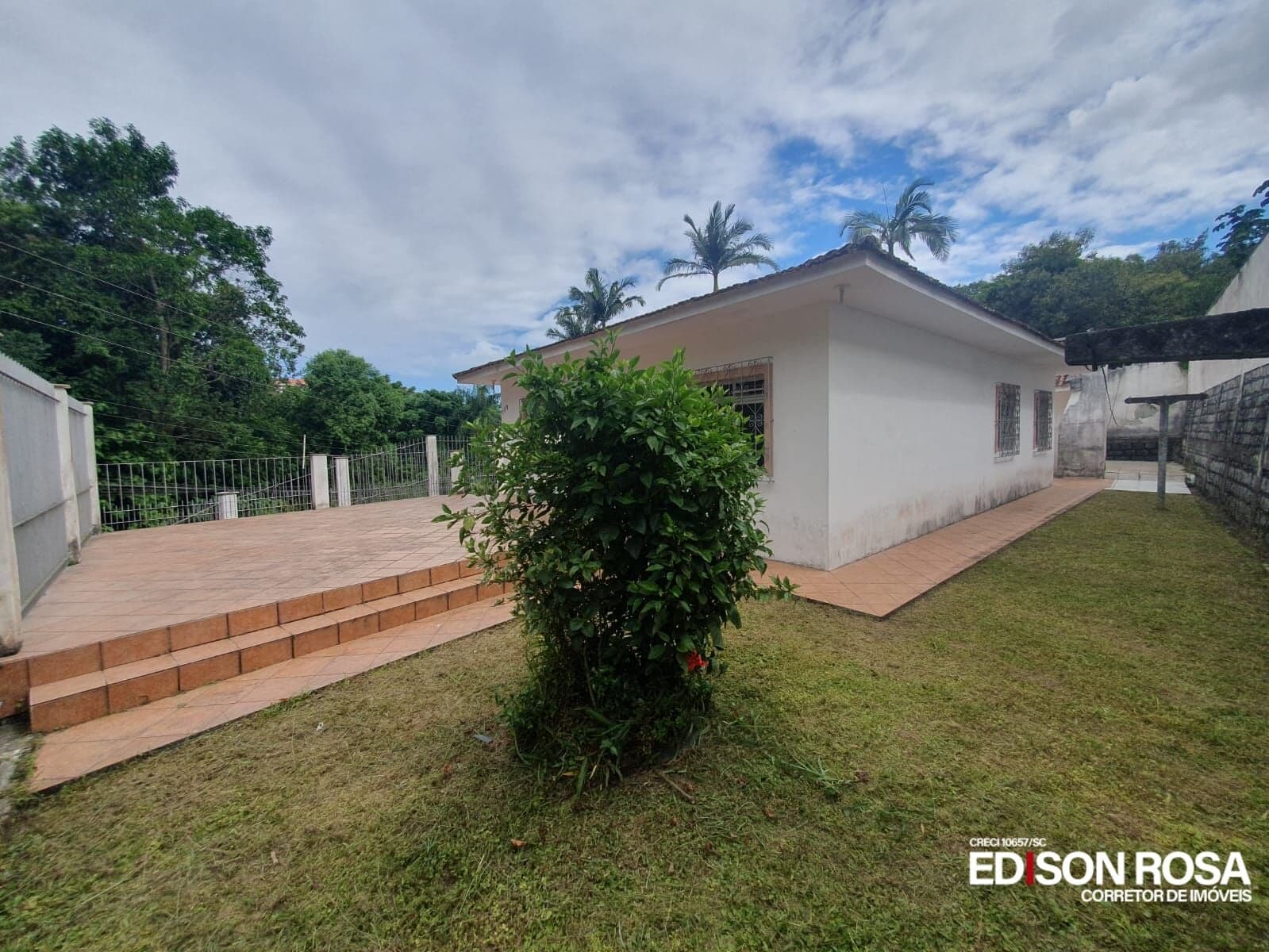 Casa à Venda na Praia Comprida — Centro de São José SC | 170 m² | Terreno 362 m²