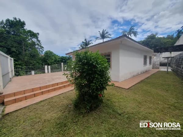 Casa à Venda na Praia Comprida — Centro de São José SC | 170 m² | Terreno 362 m²