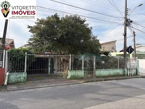 Terreno com casa de 03 quartos, Ingleses-Florianópolis/SC