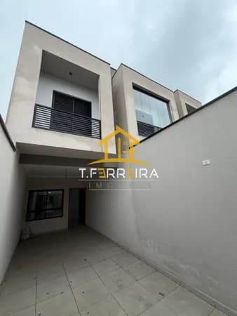Sobrado Frontal com 03 dormitórios sendo 01 suíte, Churrasqueira e 02 vagas na Vila Alpina!!!