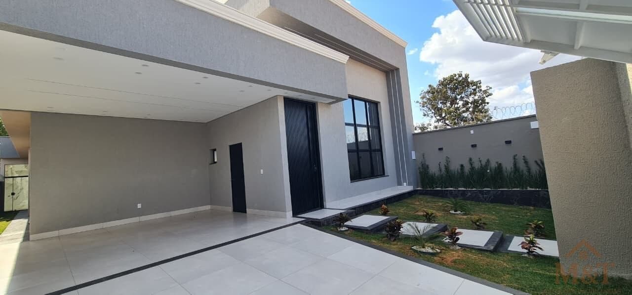 Casa térrea sozinha no lote com 3 suítes plenas Setor Faiçalville