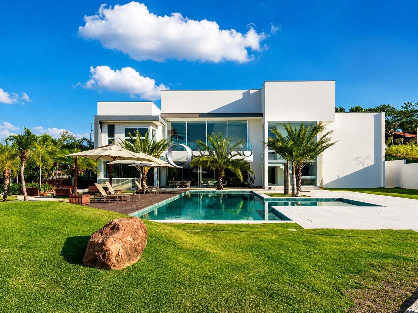 Casa nova 3 suítes - 3.000 metros de terreno - Fazenda da Grama