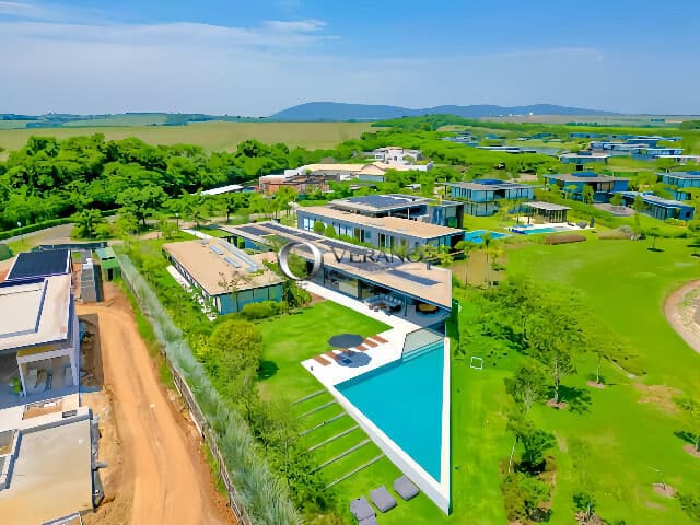 Casa com 6 Suítes à Venda na Fazenda Boa Vista