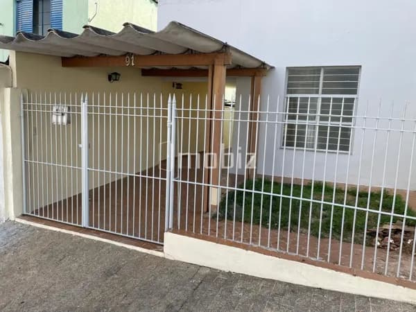 Casa Independente 3 quartos sendo 1 suíte, 2 vagas - Trujilo, Sorocaba/SP