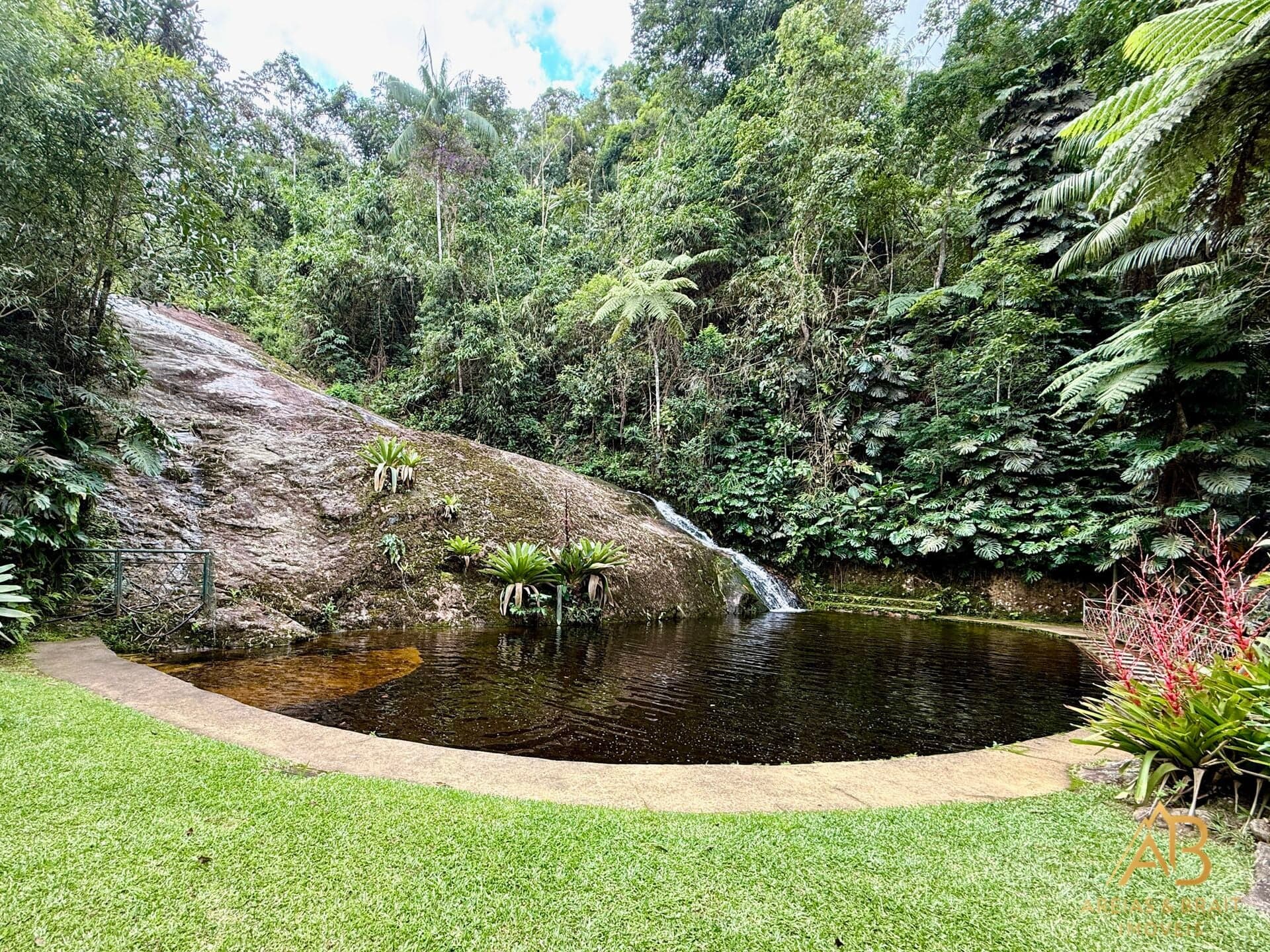 Sítio à venda no Vale Florido, Petrópolis/RJ