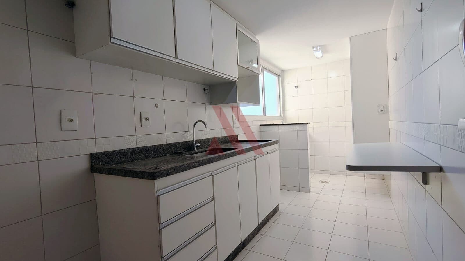 Apartamento 3 quartos com armários para aluguel no Parque Amazônia