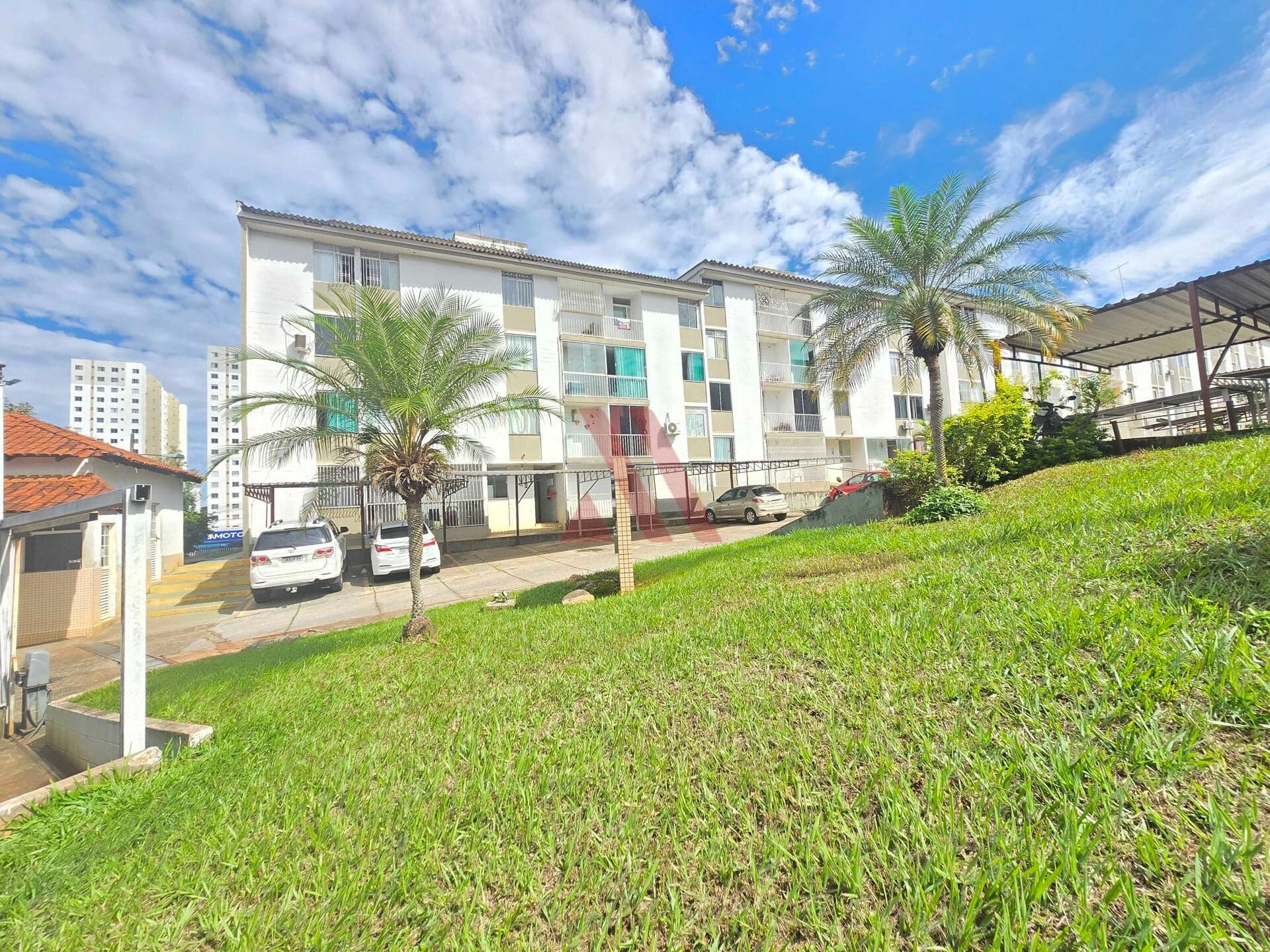 Apartamento para alugar de 2 quartos no Urias Magalhães no Cond. Quartier Saint Martin I