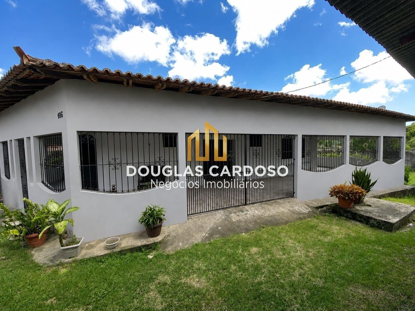 VENDO CASA NO CENTRO DE SALINÓPOLIS