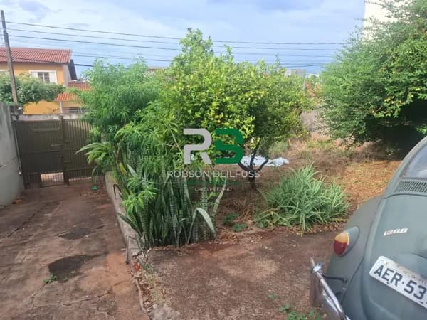Terreno à venda no bairro Universitário