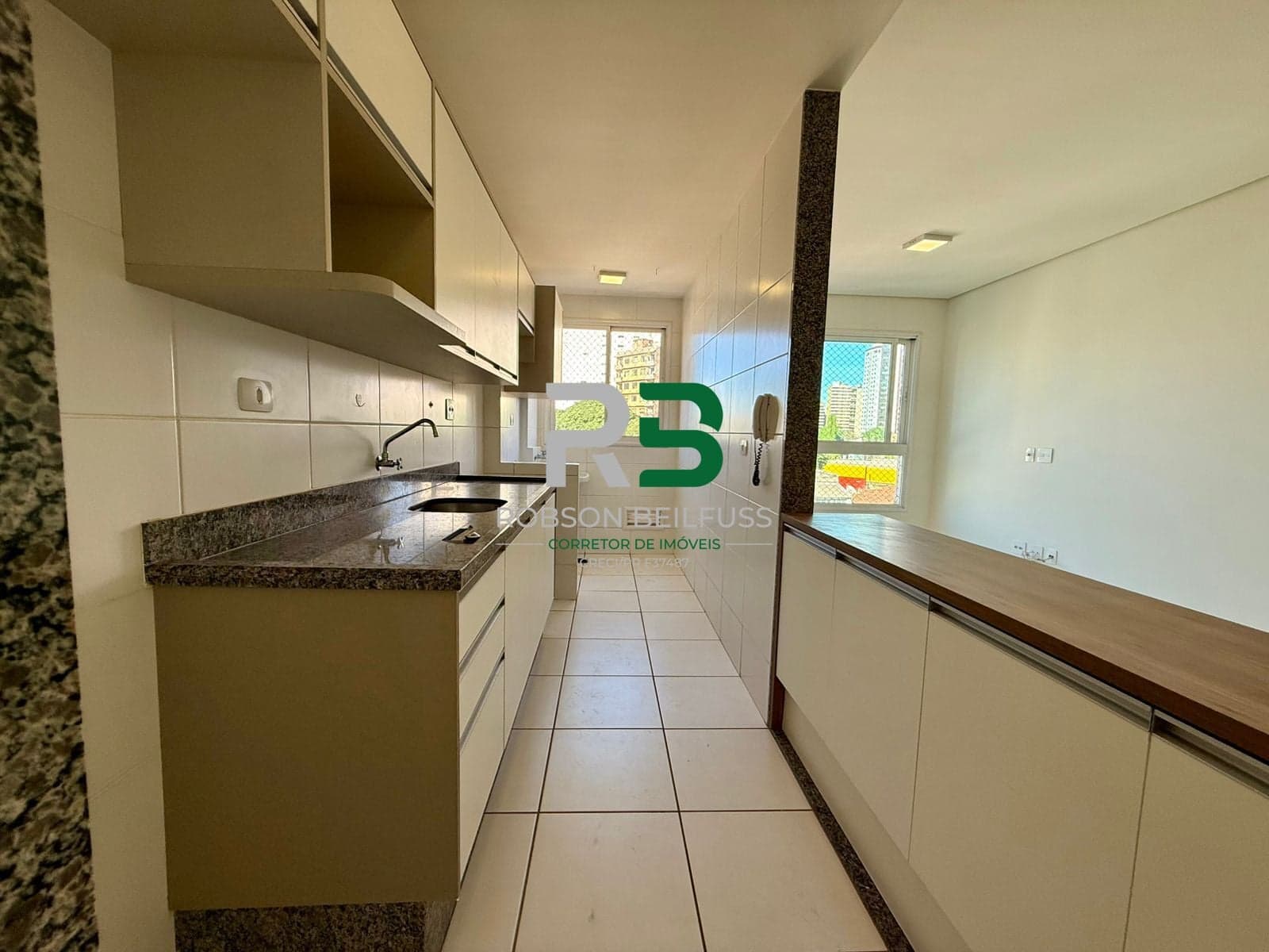Apartamento à venda no Edifício Aquajardim no centro