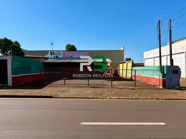 Terreno Comercial à Venda na Rua Bahia