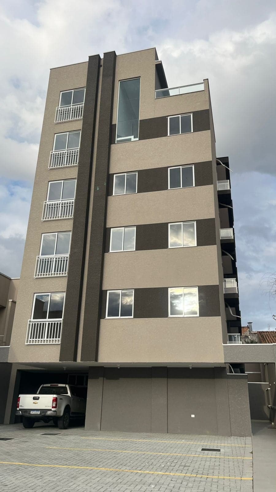 Apartamento Com área externa em Três Marias, São José dos Pinhais/PR