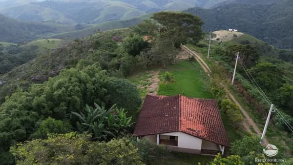 SÍTIO EM MONTEIRO LOBATO/SP