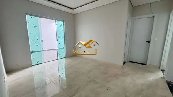 Apartamento com Área Privativa, 02 Quartos, Copacabana, BH.