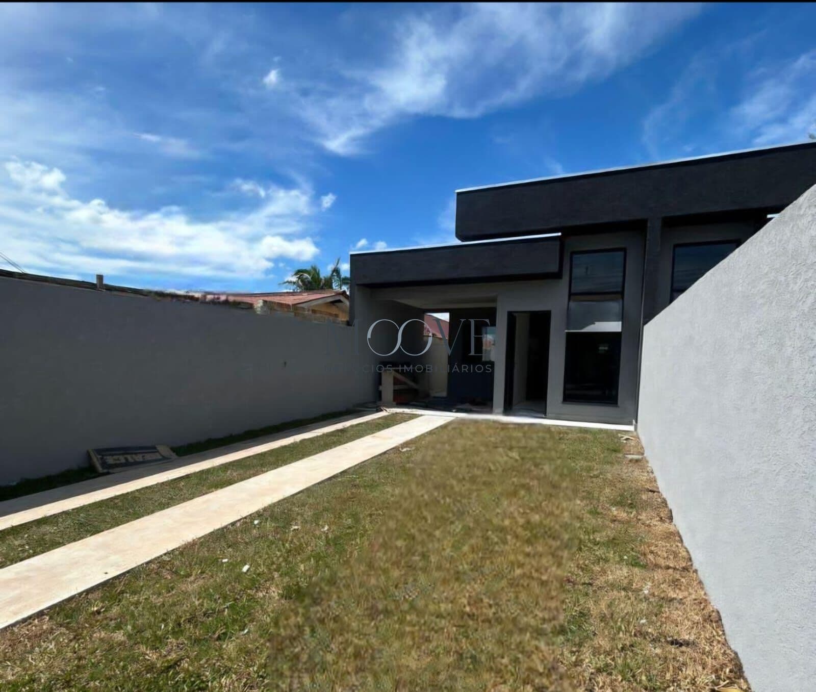 Casa 3 quartos, sendo uma suíte