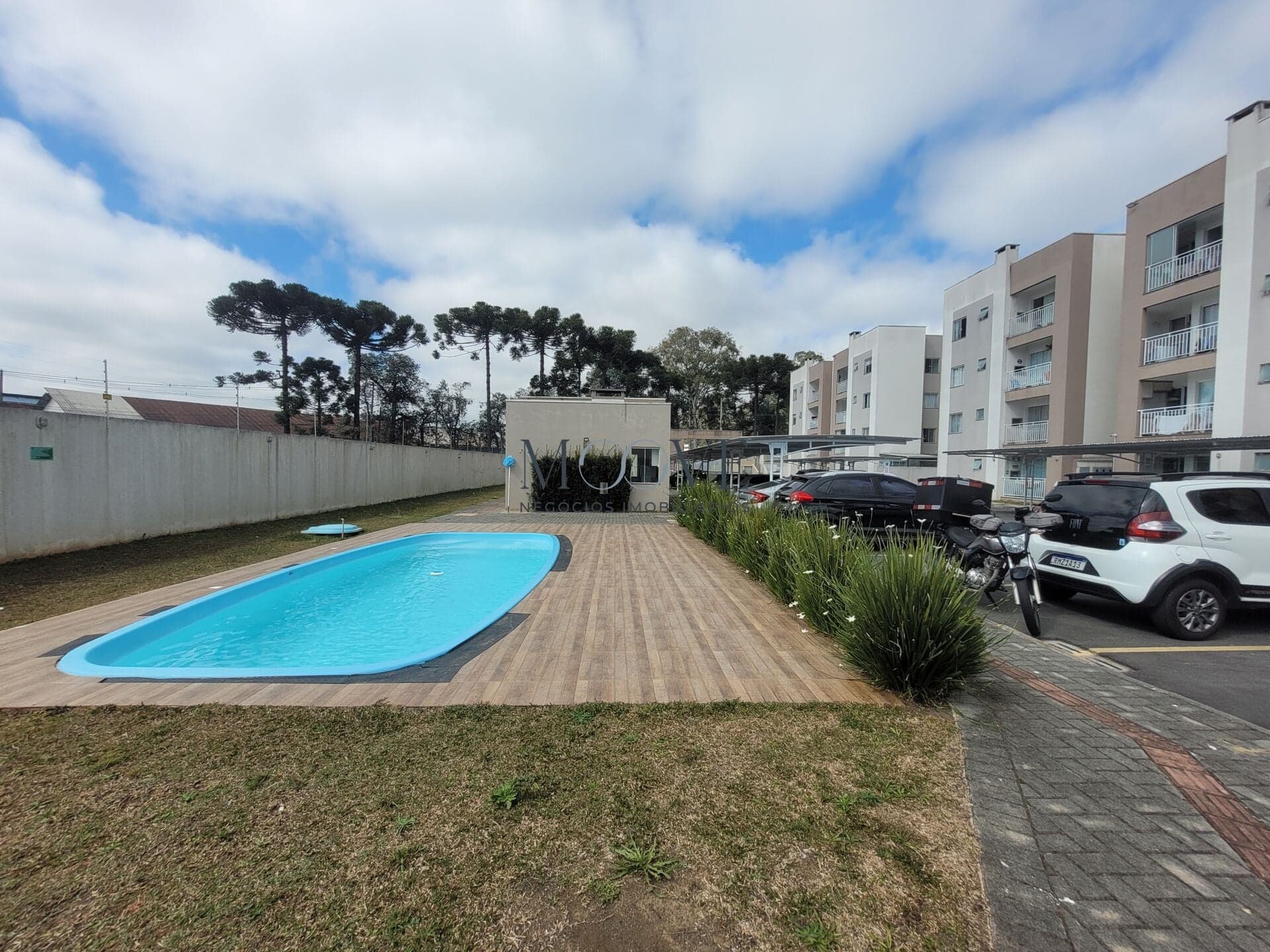 Apartamento com 2 quartos, varanda com churrasqueira e lavanderia separada